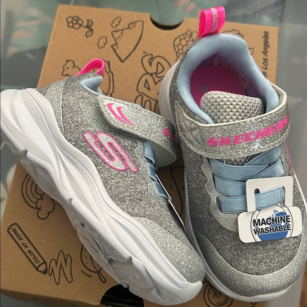 Brand New Skechers Girl's Power Jams "Everyday Bestie" Sneaker SZ 5 Toddler